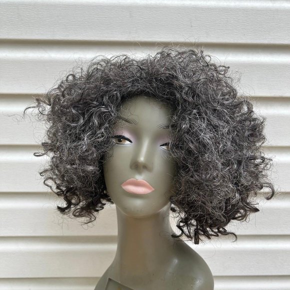 Nwot quick weave curly grey 2 tone wig main image 8